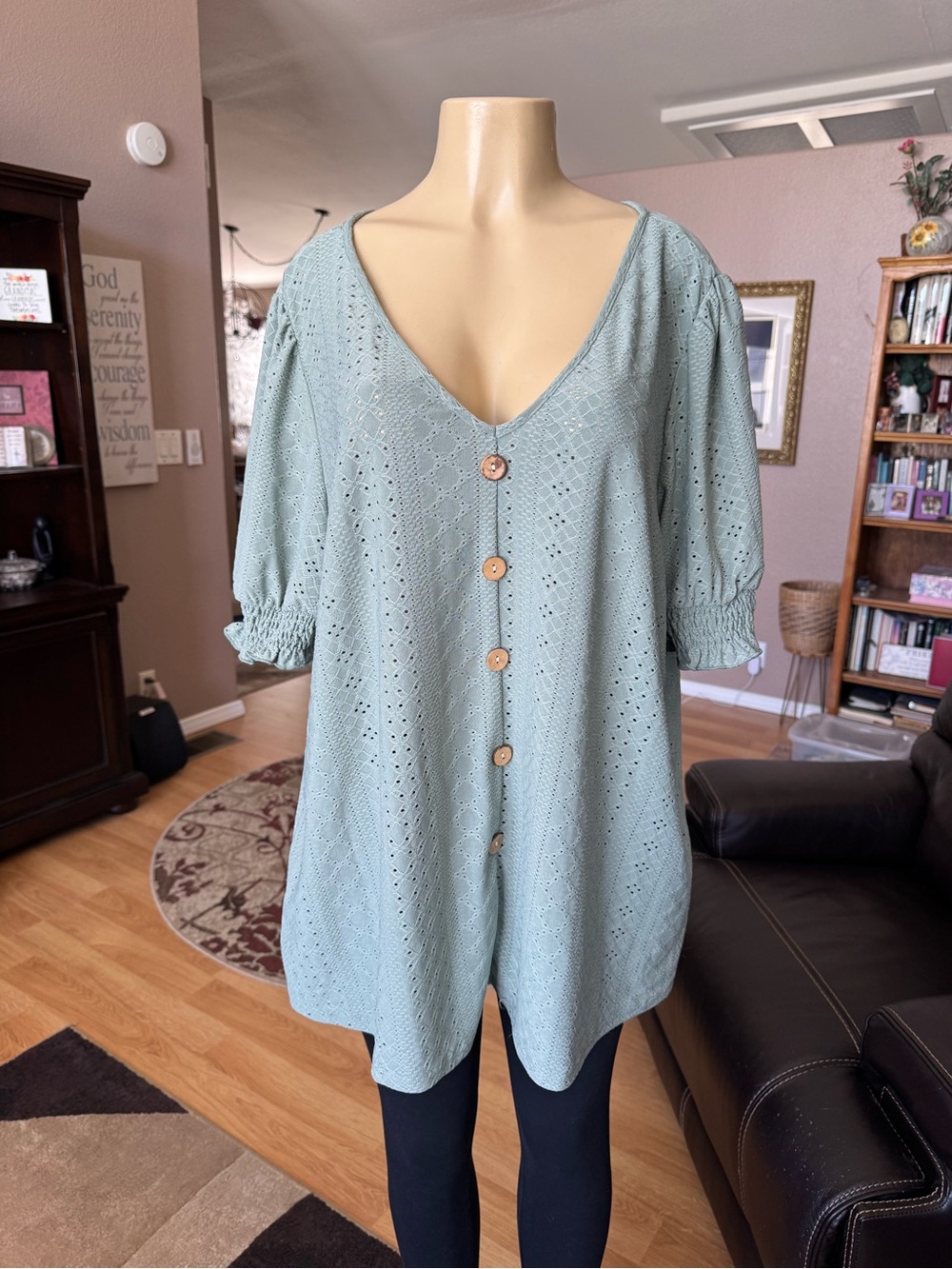 Bloomchic sage eyelet V-neck short ruffled sleeves tunic-size 22/24
